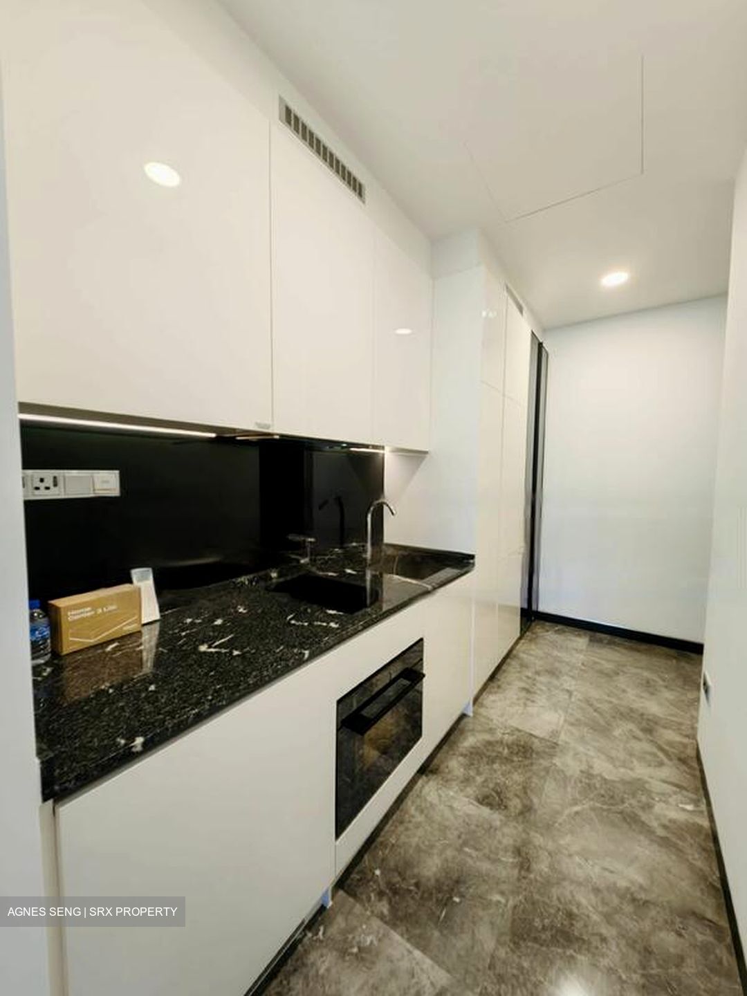 Beach Road (D7), Condominium #462586691